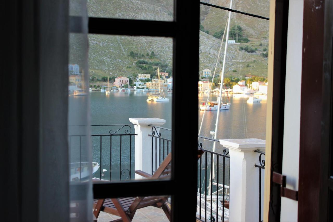 Gompos Apartment - Cozy Apartment Next To The Sea - Amazing Sea View Sými Buitenkant foto