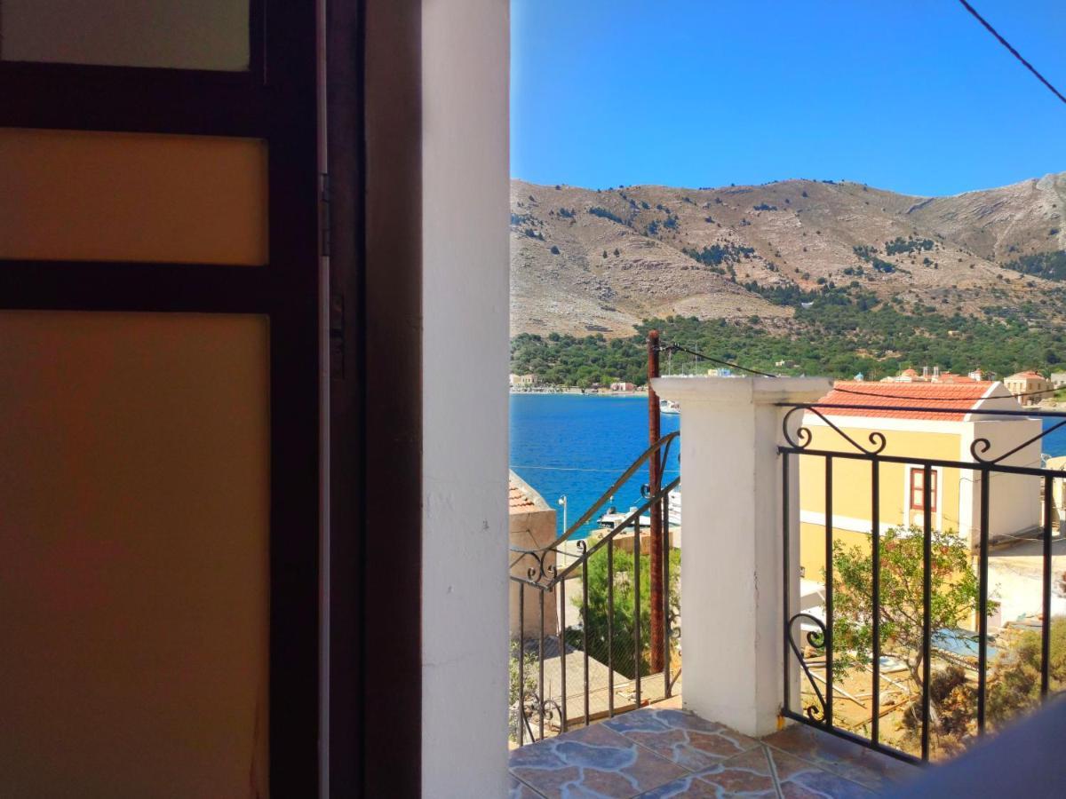 Gompos Apartment - Cozy Apartment Next To The Sea - Amazing Sea View Sými Buitenkant foto