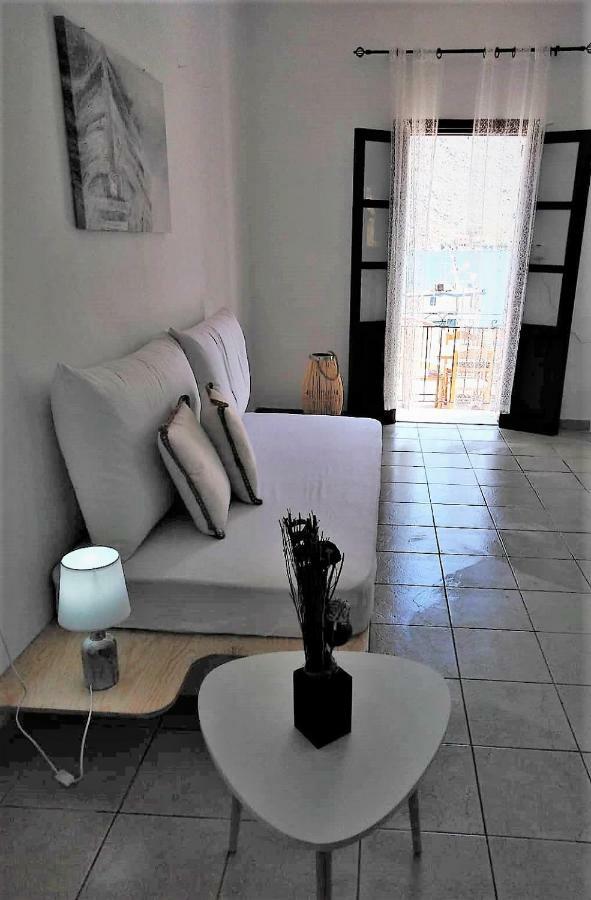Gompos Apartment - Cozy Apartment Next To The Sea - Amazing Sea View Sými Buitenkant foto
